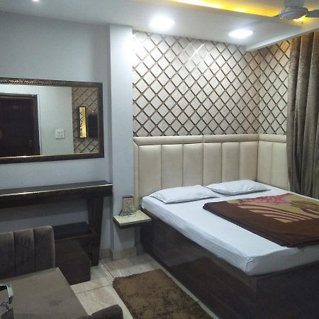 Hotel Brown Лудхиана Экстерьер фото