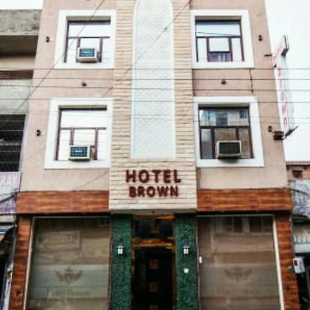 Hotel Brown Лудхиана Экстерьер фото