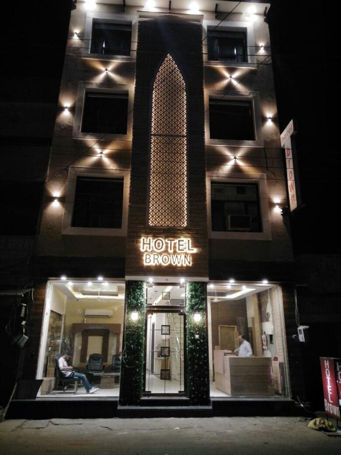Hotel Brown Лудхиана Экстерьер фото