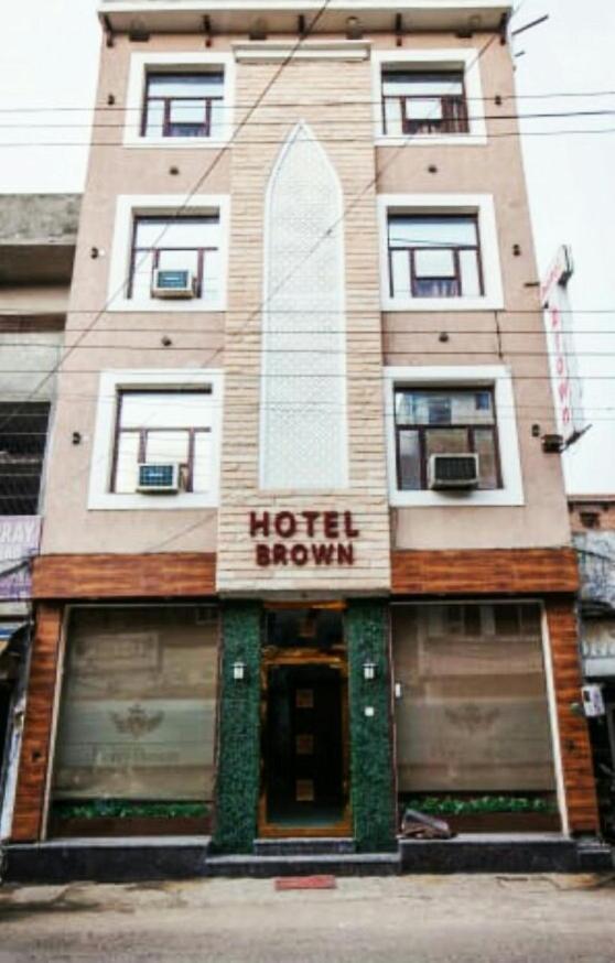 Hotel Brown Лудхиана Экстерьер фото